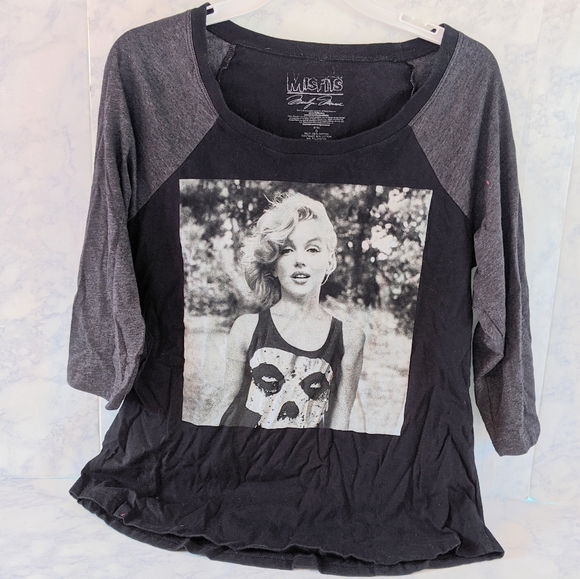 TORRID MISFITS MARILYN RAGLAN TEE Torrid Size 0 - Picture 2 of 5
